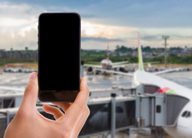 el mobil akıllı telefon tutarak