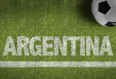 Yeşil futbol sahası