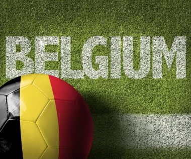 Yeşil futbol sahası