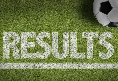 Yeşil futbol sahası