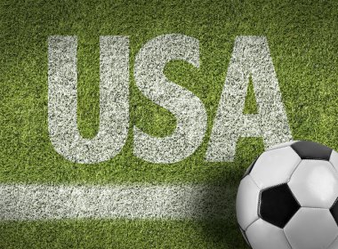 Yeşil futbol sahası