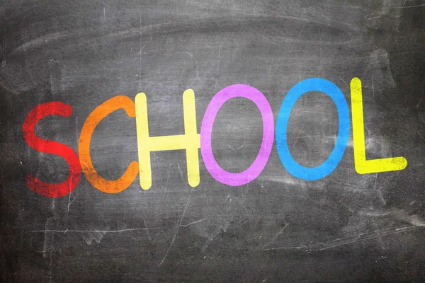 School geschreven op een schoolbord — Stockfoto