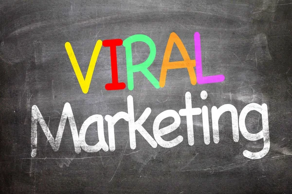 Viral Marketing written on a chalkboard — Stock Photo, Image