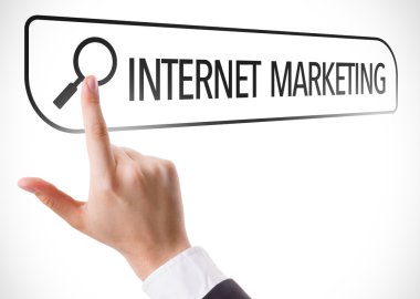 Internet pazarlama arama çubuğunda yazılı