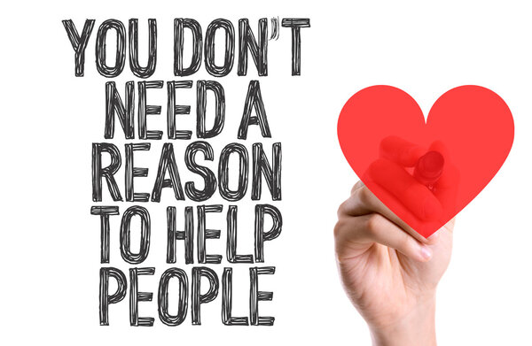 Мбаппе с маркером пишет текст
