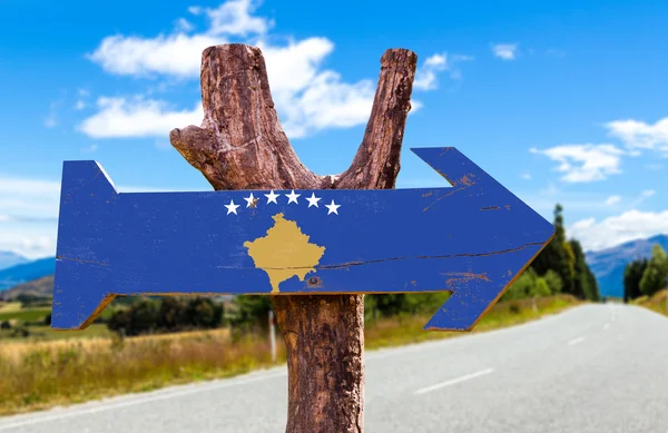 Bandiera Kosovo segno di legno — Foto Stock