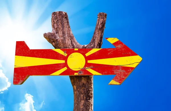 Bandera de Macedonia signo de madera —  Fotos de Stock