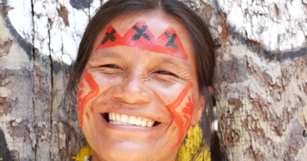 Yerli Brezilyalı kadın — Stok video