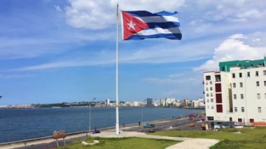 Küba dalgalanan bayrak