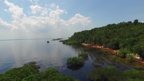 Båt på Amazonfloden, Manaus — Stockvideo