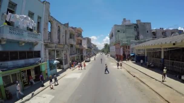 Conducción en La Habana Vieja, Cuba — Vídeo de stock