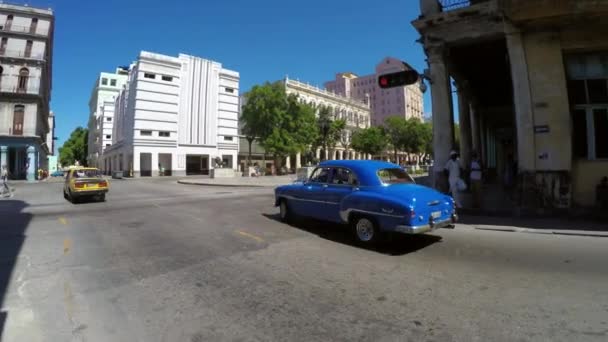 Calles en La Habana Vieja, Cuba — Vídeo de stock