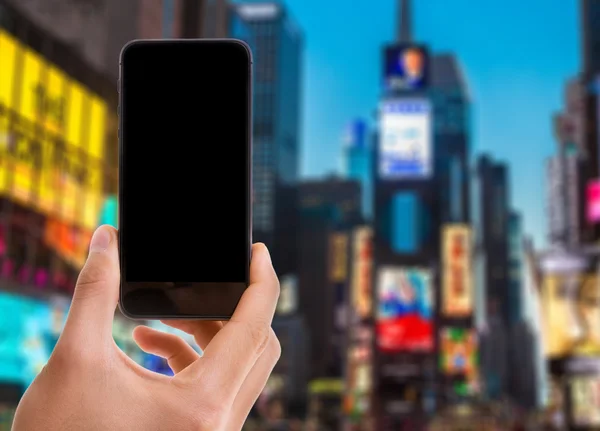 Hand holding mobile with black screen — Stock Photo, Image