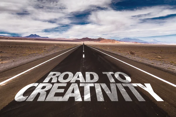 Vägen till kreativitet skriven på väg — Stockfoto