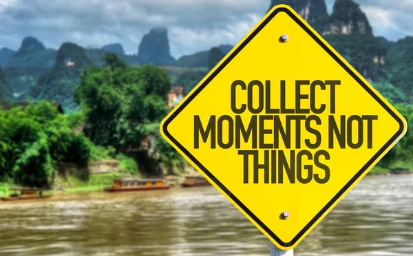 Collect Moments Not Things sign — Stock Photo, Image