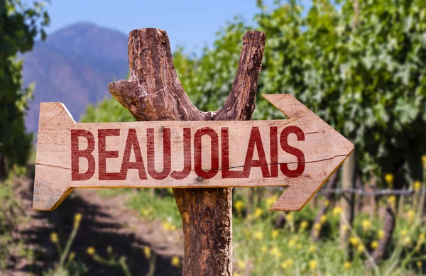 Beaujolais sinal de madeira — Fotografia de Stock