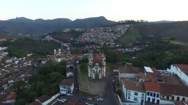 Igreja de Sao Francisco de Assis ve městě Ouro Preto — Stock video