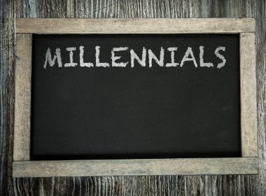Kara tahta yazılı Millennials
