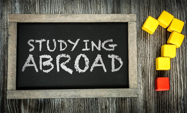 Külföldön tanuló? a chalkboard — Stock Fotó