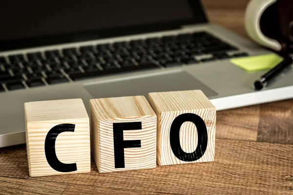 CFO na dřevěných kostek — Stock fotografie
