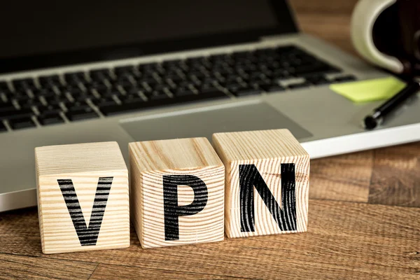 VPN geschreven op een houten kubussen — Stockfoto