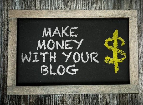 Maak geld met Blog op schoolbord — Stockfoto