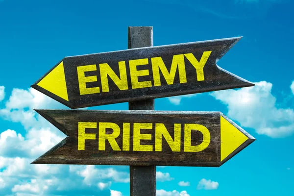 Enemy - Friend signpost — Stock Photo, Image