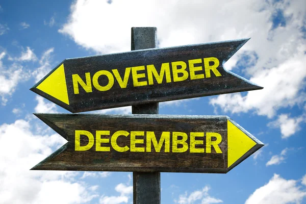 November December skylten — Stockfoto