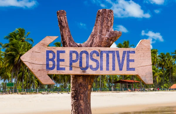 Be Positive wooden arrow — Stock Photo, Image