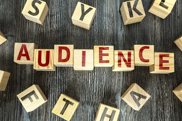 Деревянные блоки с текстом
