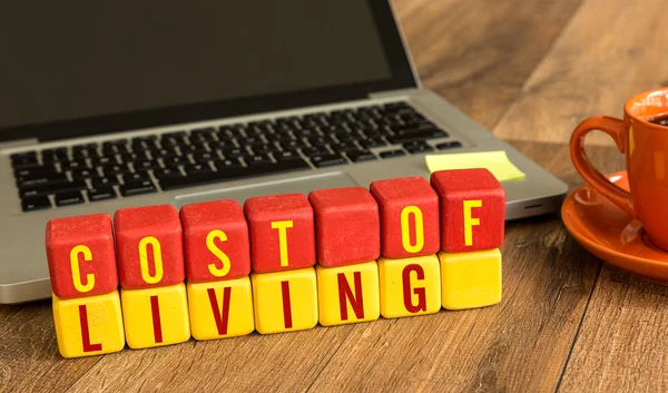 Cost of Living written on cubes — Stock Photo, Image