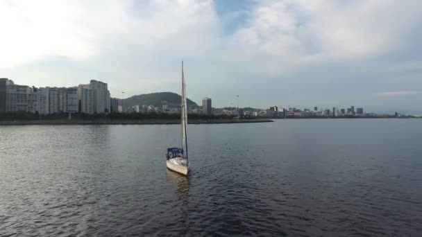 Velero Viaje en la Bahía de Guanabara — Vídeos de Stock