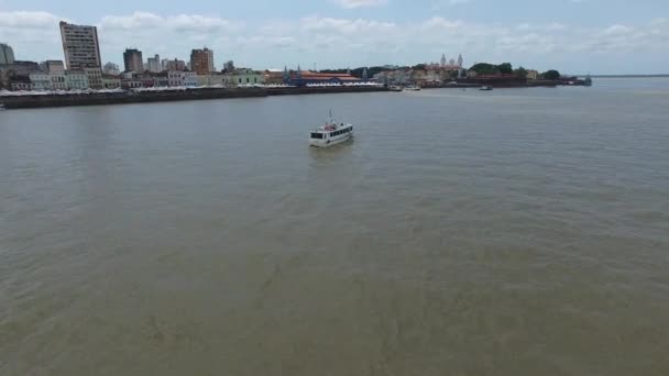 Boottochten op de Guajara rivier — Stockvideo