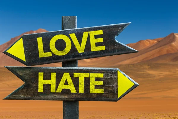Amor - Señalización de odio — Foto de Stock