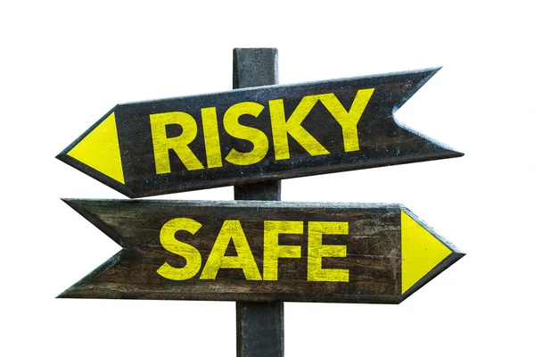 Risky - Safe signpost — Stock Photo, Image