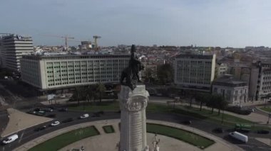 Lizbon'da Marques de Pombal Meydanı