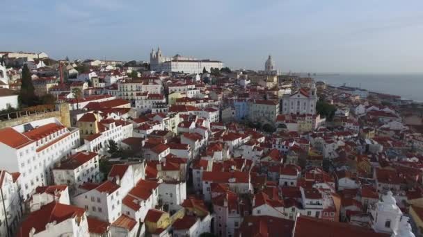 Вид с воздуха на Алфаму, Лиссабон — стоковое видео