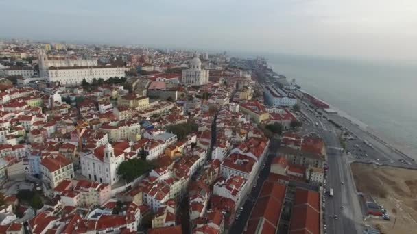 Flygfoto över Alfama, Lissabon — Stockvideo