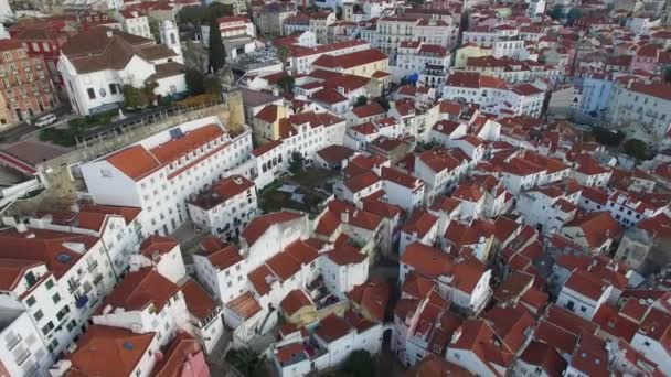 Luchtfoto van Alfama, Lissabon — Stockvideo
