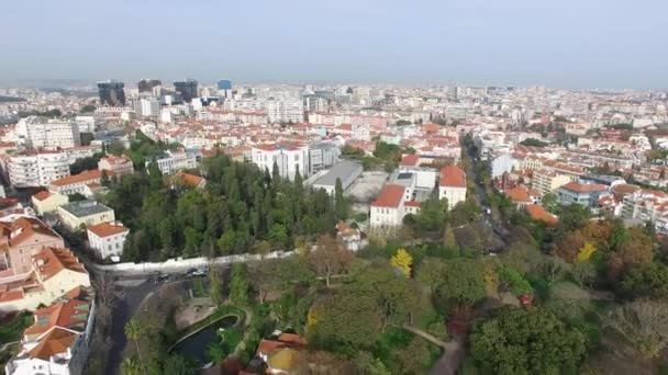 Jardim da Estrela och Lissabon Skyline — Stockvideo