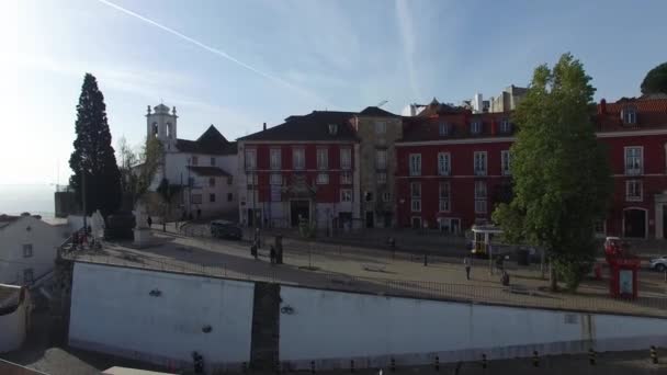 Alfama tér Lisszabonban — Stock videók