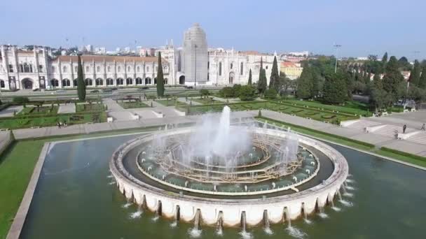 Brunnen auf dem Empireplatz in Belem — Stockvideo