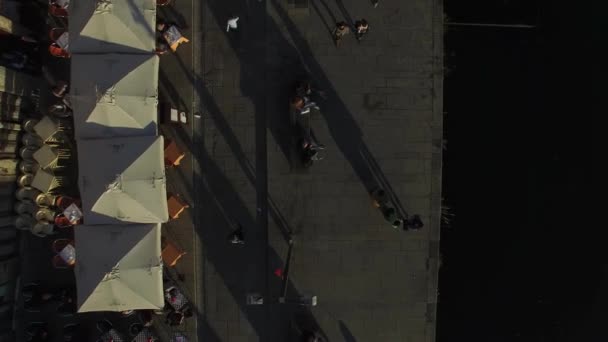 Ribeira Sidewalk en Oporto — Vídeo de stock