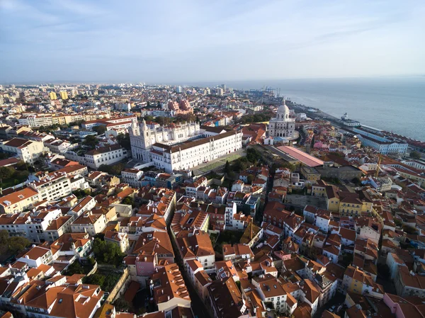 Alfama på dagtid, Lissabon — Stockfoto