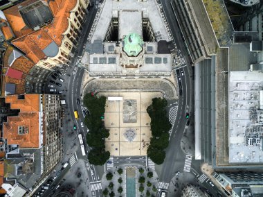 Belediye Binası ve Porto Liberdade meydanda