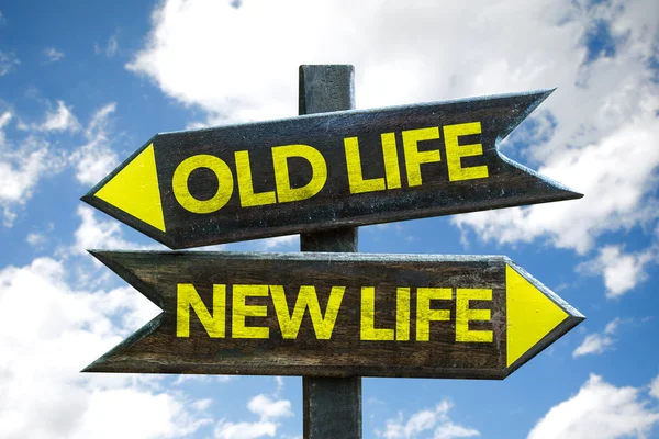 Altes Leben - neues Leben Wegweiser — Stockfoto