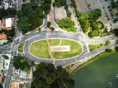 Ibirapuera Parkı Bandeiras Anıtı