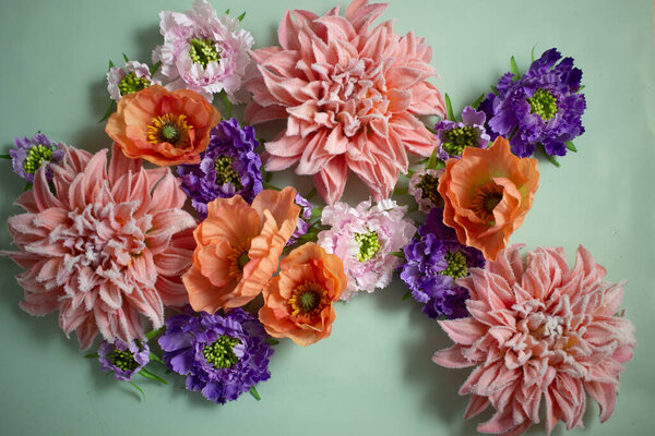 яркий летний фон с цветами 