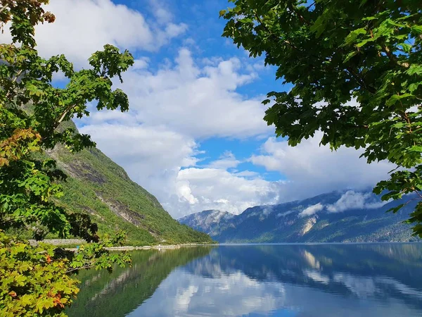 Reflection Sky Mountains Blue Water Fjord Eidfjord — Stock Photo, Image