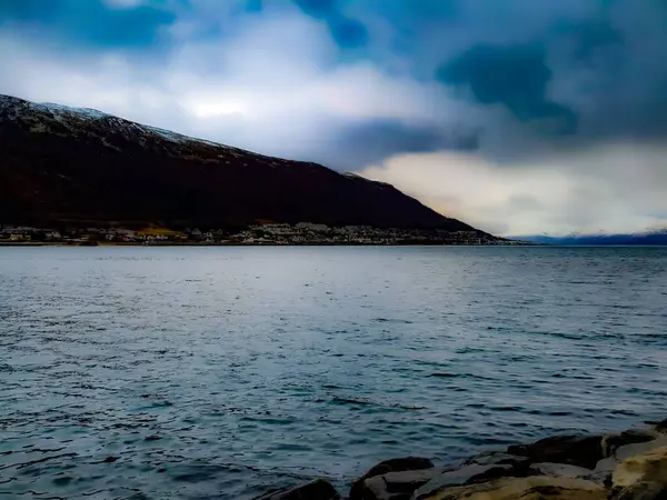 Pemandangan Dengan Langit Pegunungan Dan Laut Troms — Stok Foto
